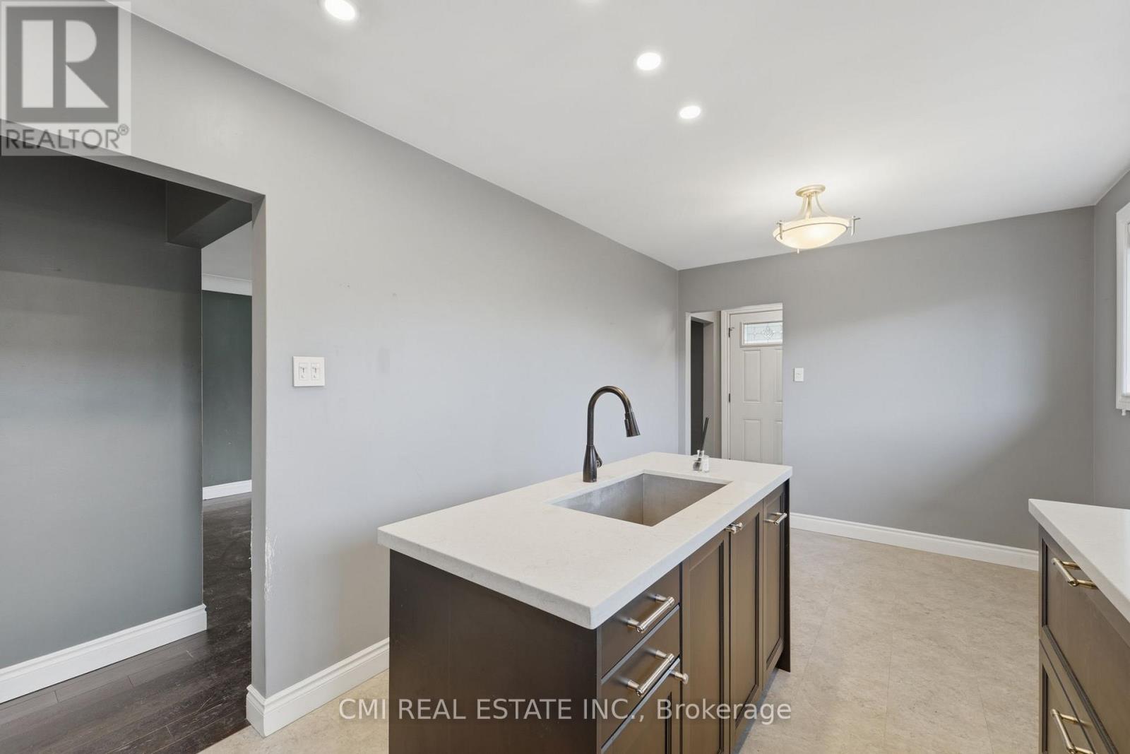 251 FAIRRIDGE ROAD - 15