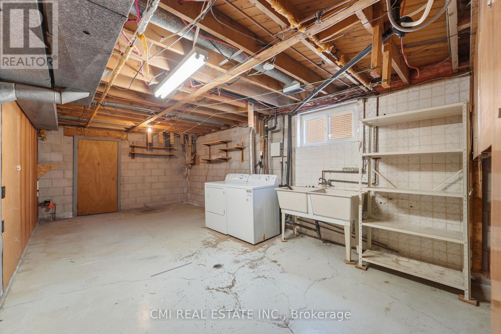251 FAIRRIDGE ROAD - 33