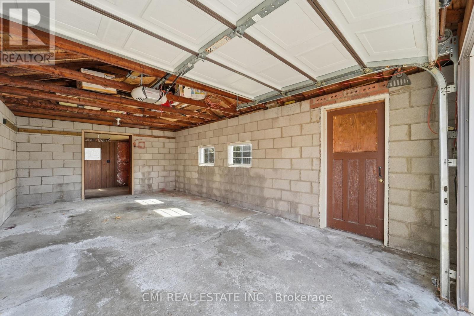 251 FAIRRIDGE ROAD - 35