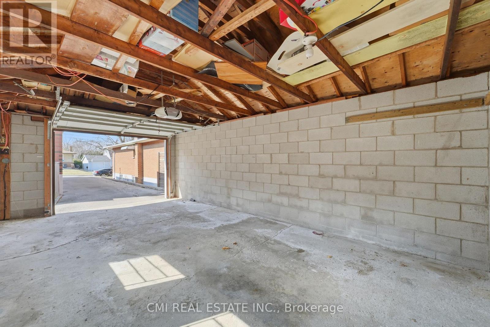 251 FAIRRIDGE ROAD - 36