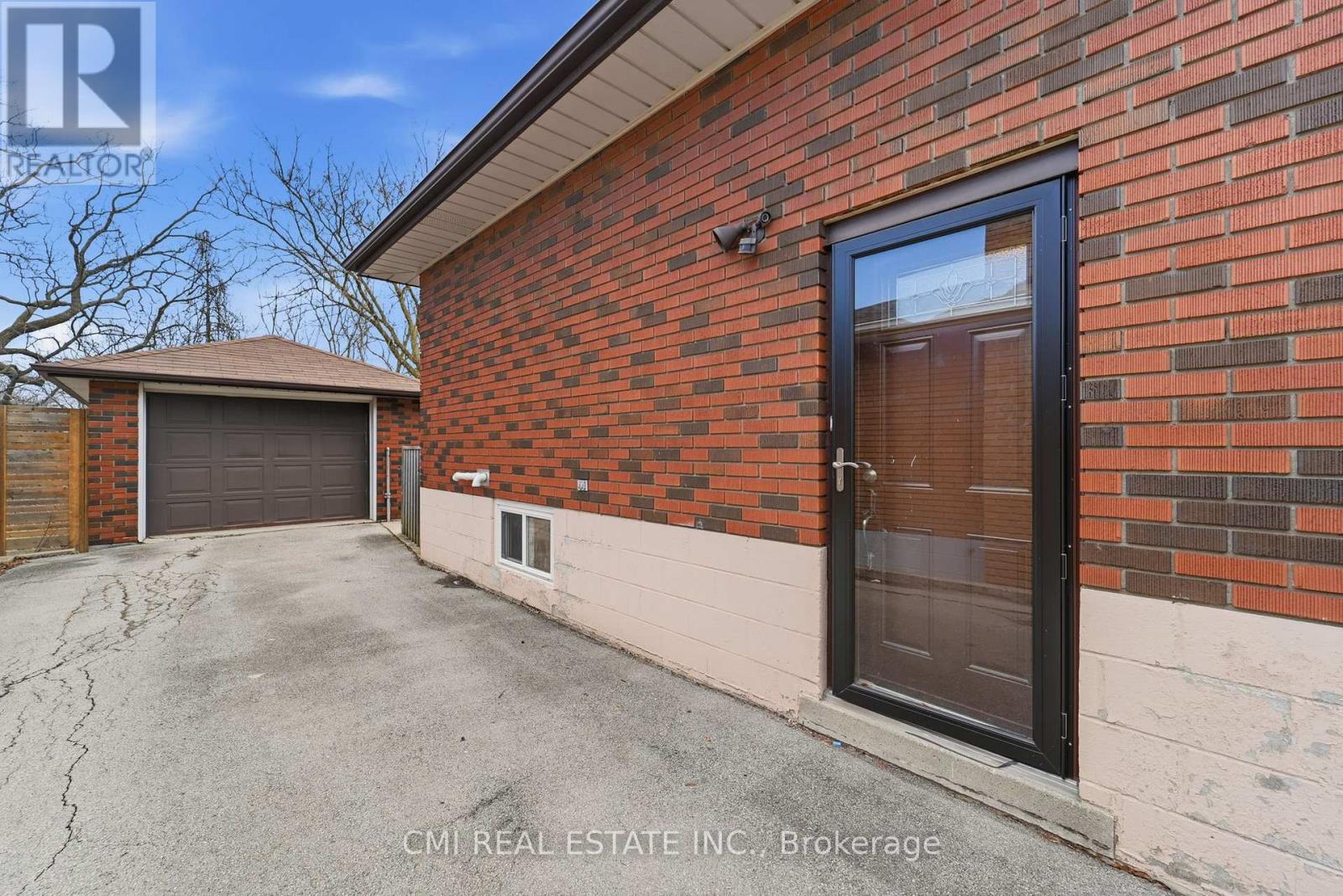 251 FAIRRIDGE ROAD - 37