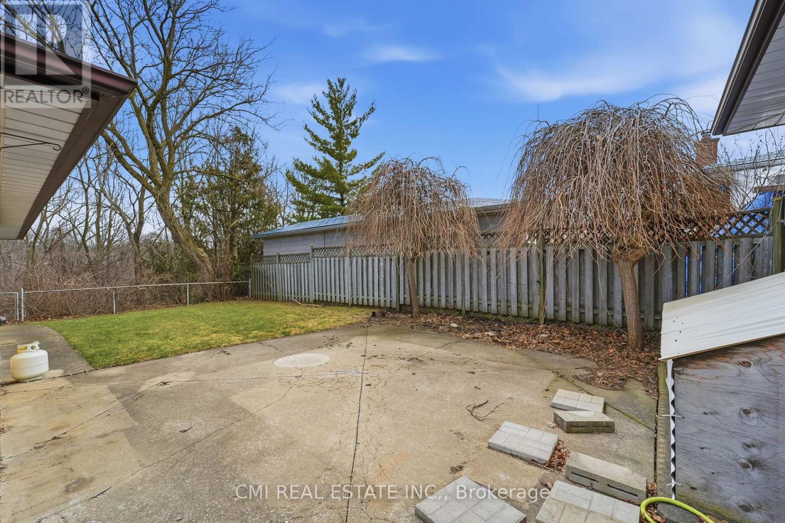 251 FAIRRIDGE ROAD - 38
