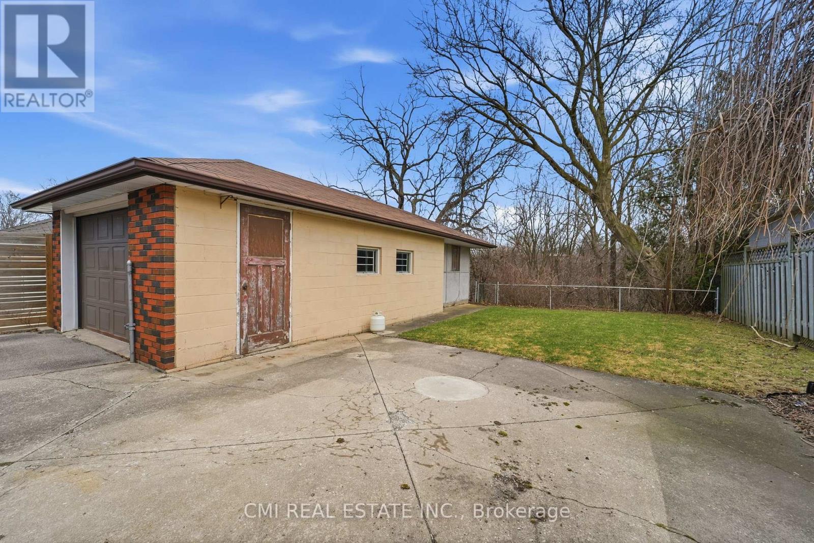 251 FAIRRIDGE ROAD - 39