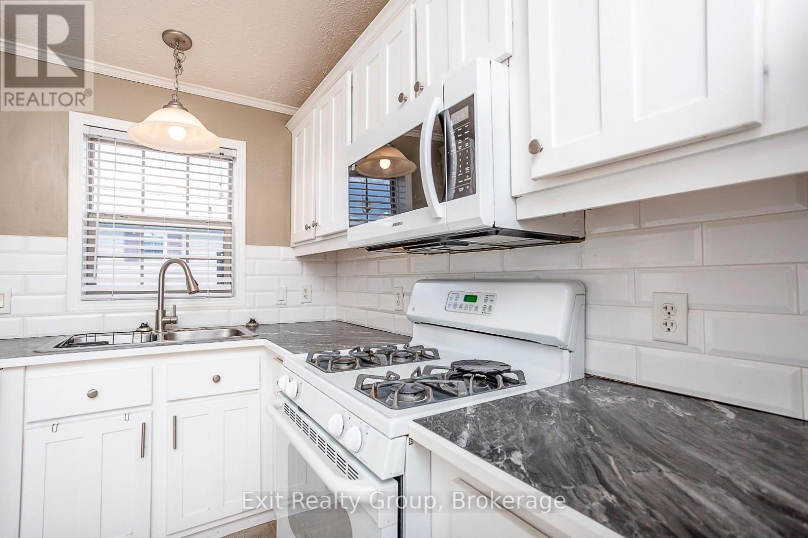 38-152 CONCESSION ROAD 11 WEST - 31