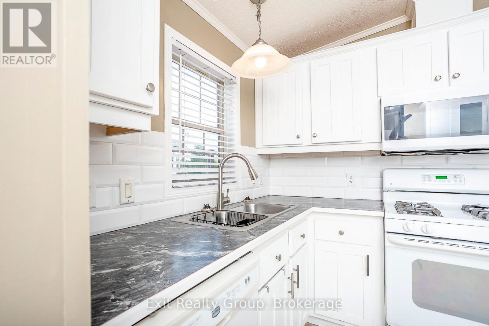 38-152 CONCESSION ROAD 11 WEST - 32