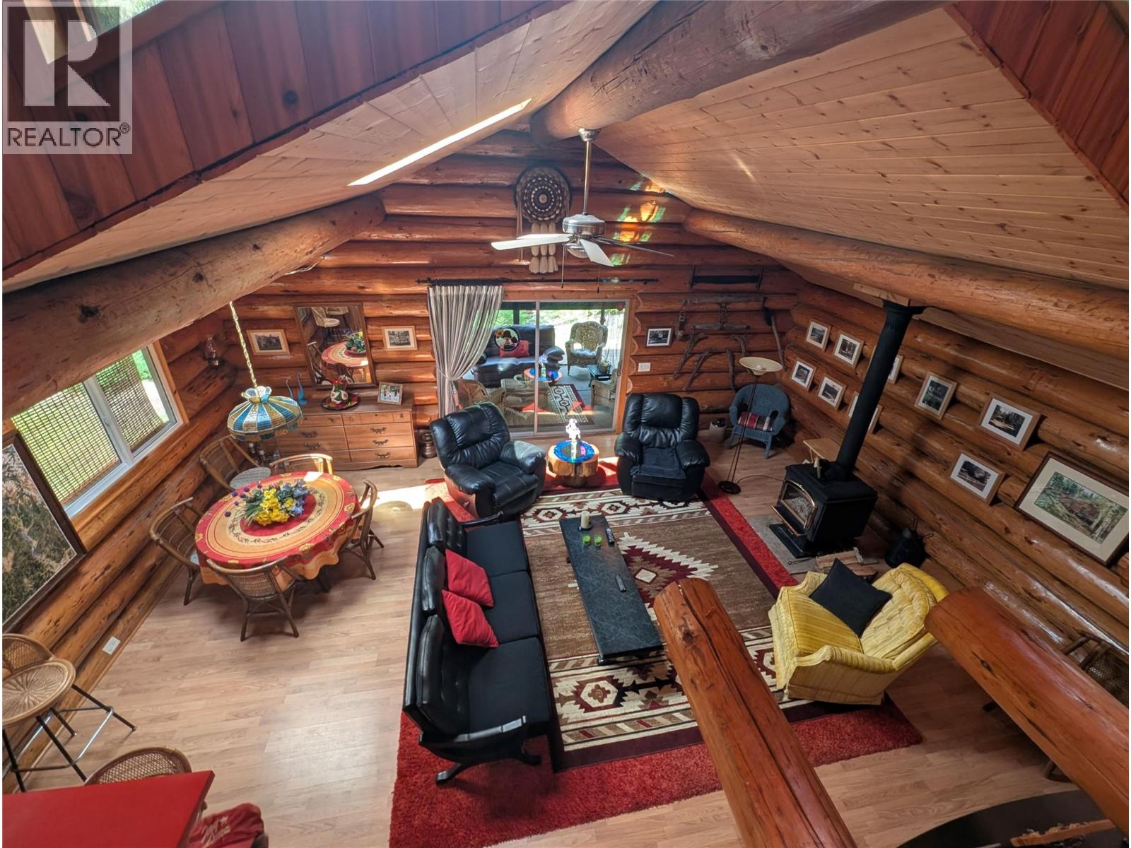 1363 Bourne Crescent - 11