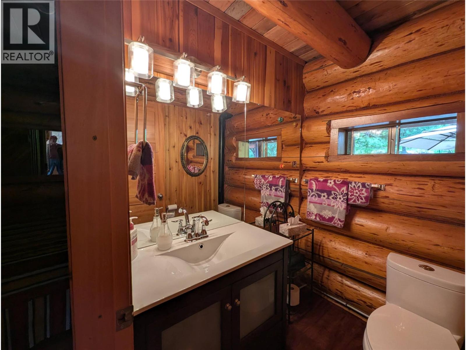 1363 Bourne Crescent - 15