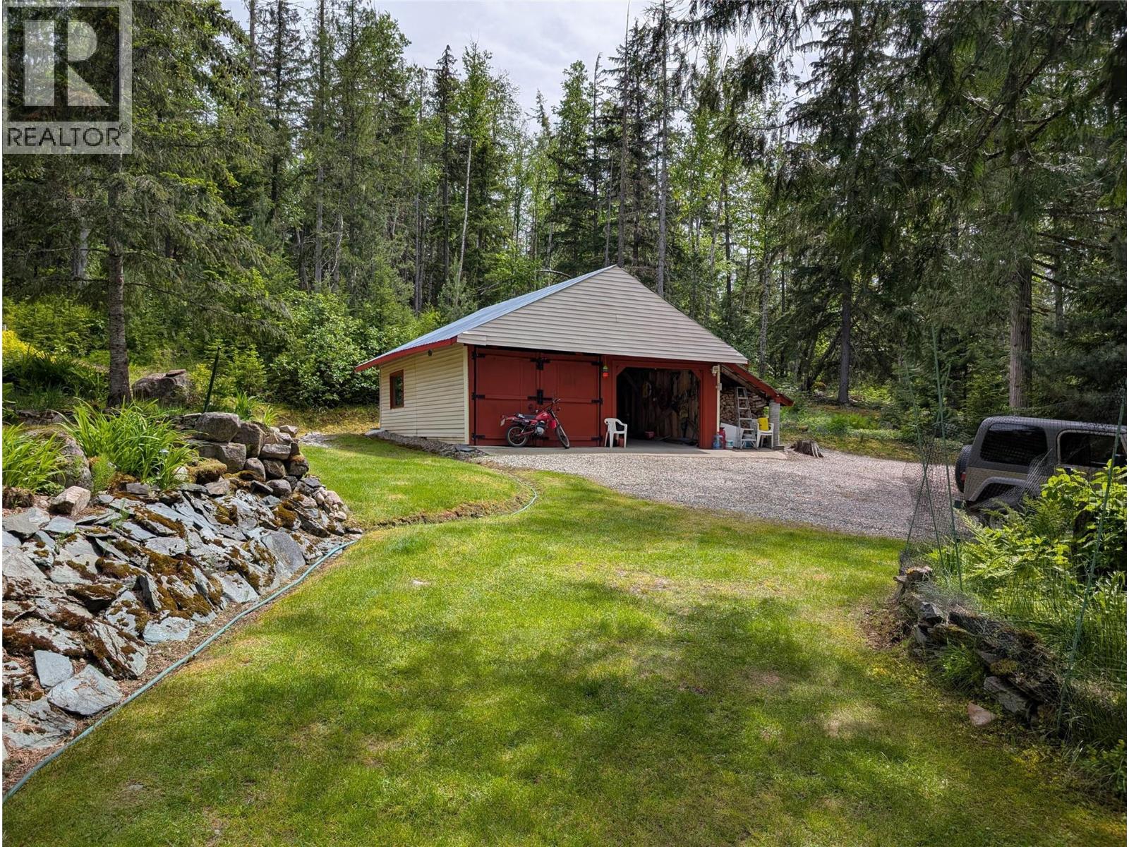 1363 Bourne Crescent - 3
