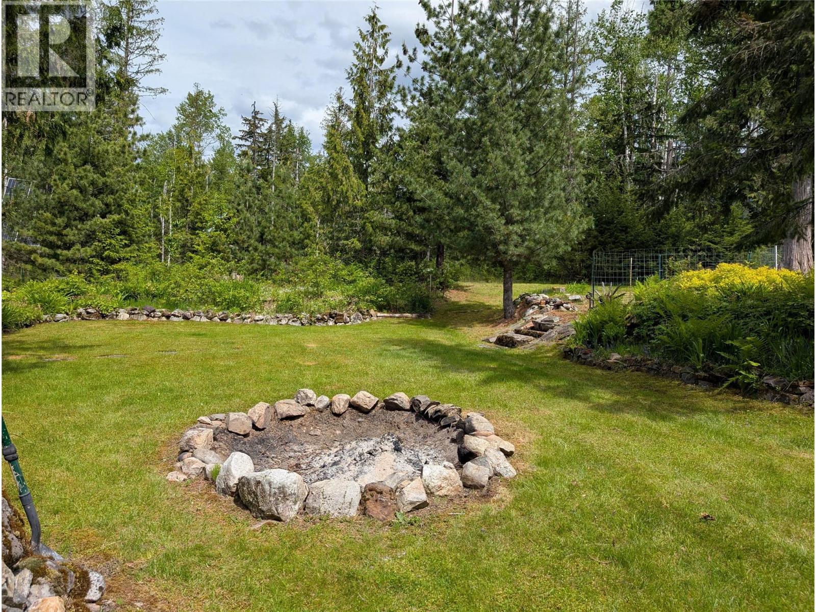 1363 Bourne Crescent - 33