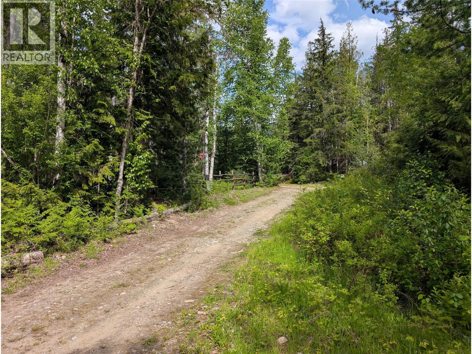 1363 Bourne Crescent - 40