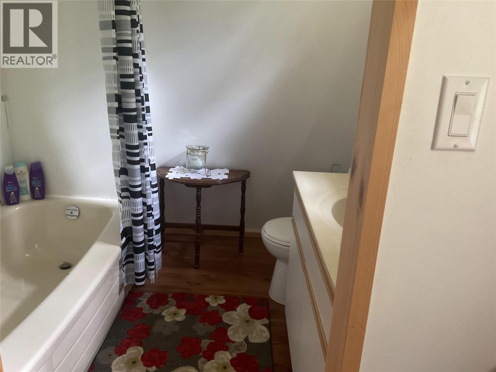 1363 Bourne Crescent - 24