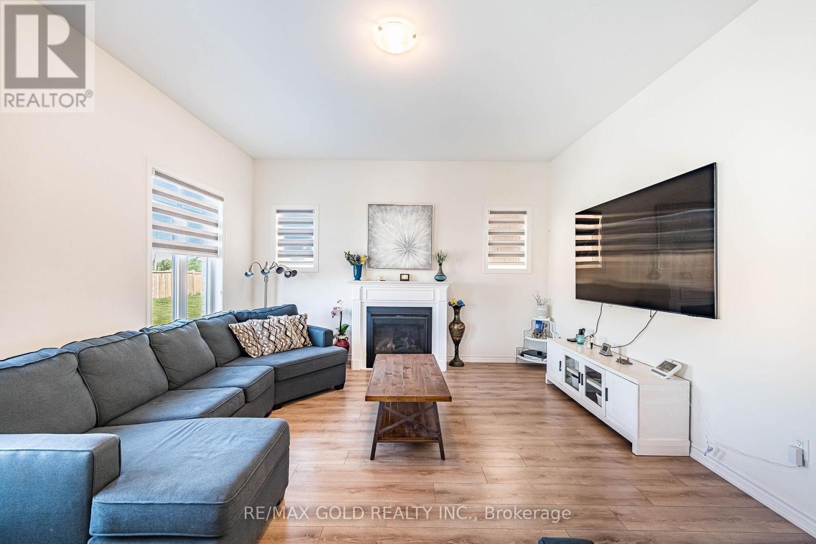 781 GILMOUR CRESCENT - 12