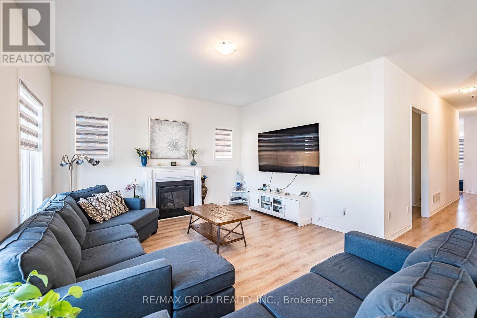 781 GILMOUR CRESCENT - 13
