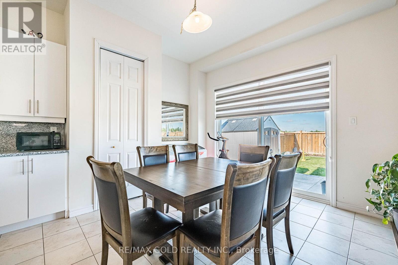 781 GILMOUR CRESCENT - 16