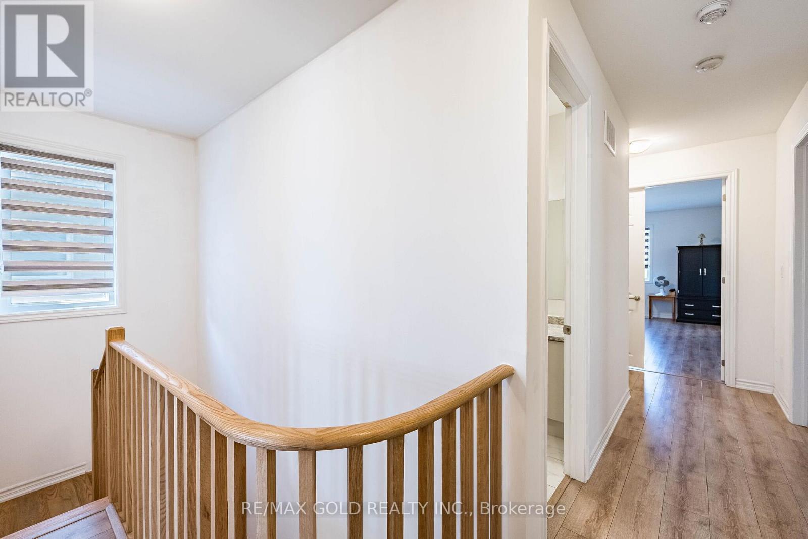 781 GILMOUR CRESCENT - 26