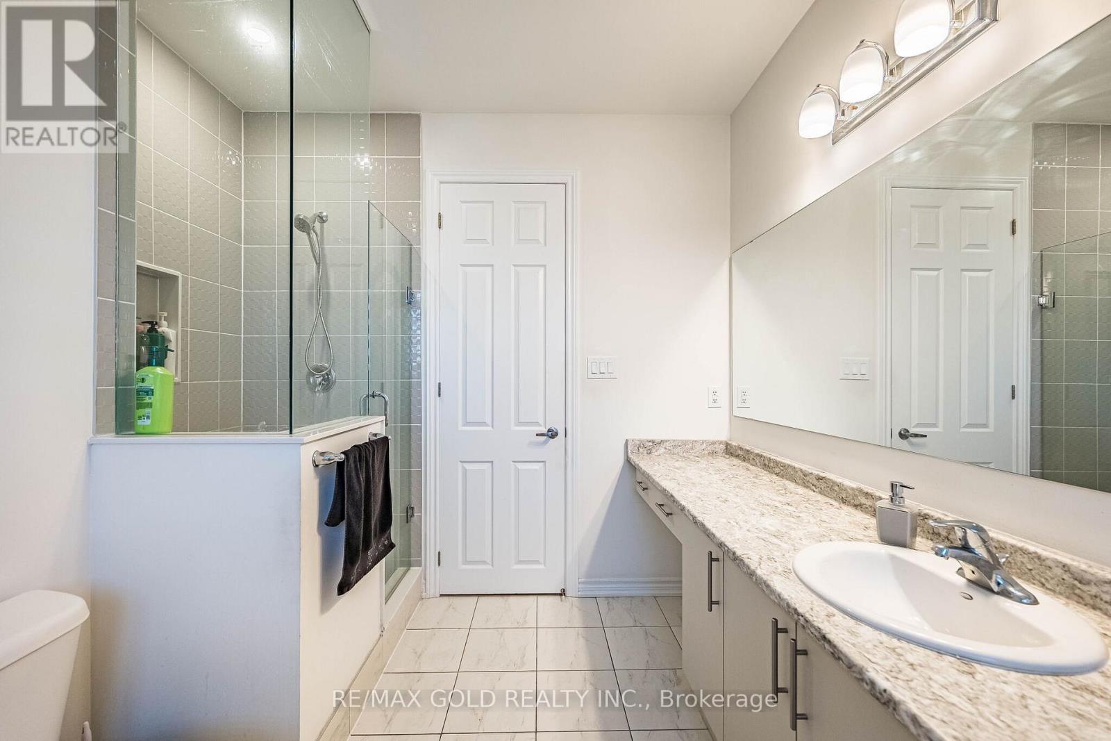 781 GILMOUR CRESCENT - 33