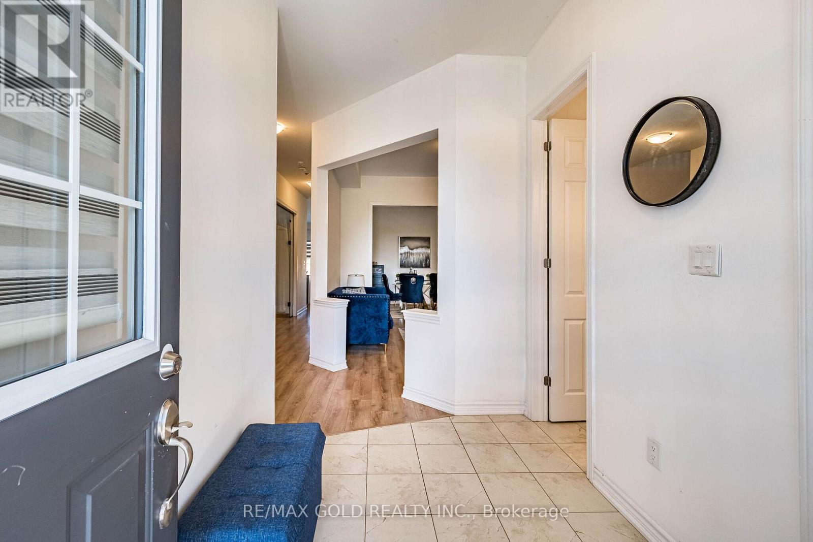 781 GILMOUR CRESCENT - 4