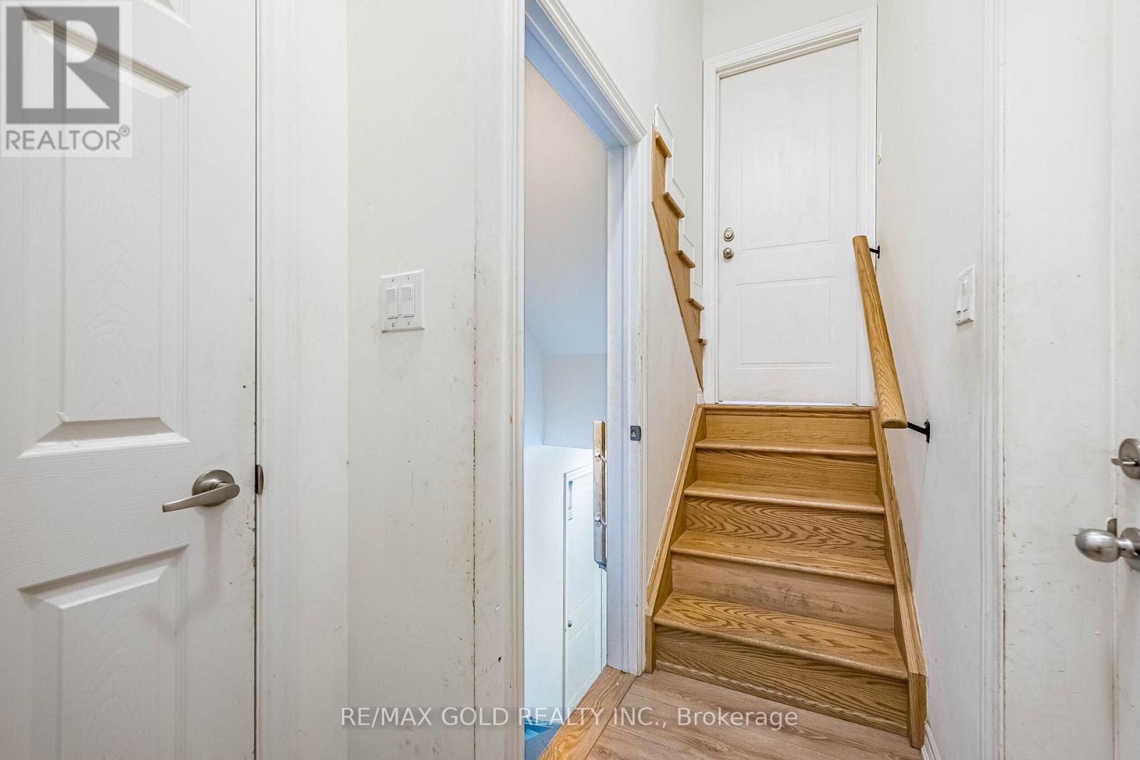 781 GILMOUR CRESCENT - 41
