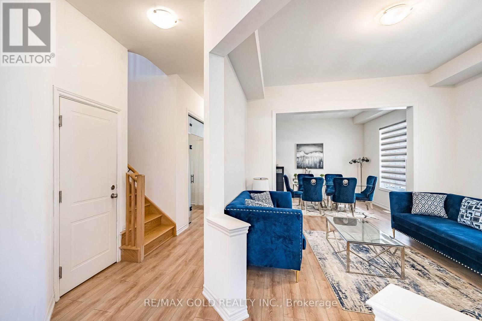 781 GILMOUR CRESCENT - 5