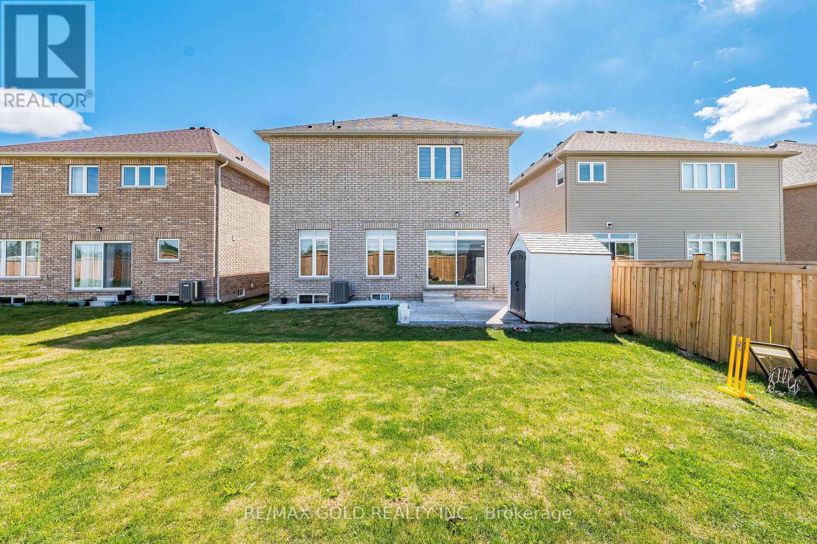 781 GILMOUR CRESCENT - 50