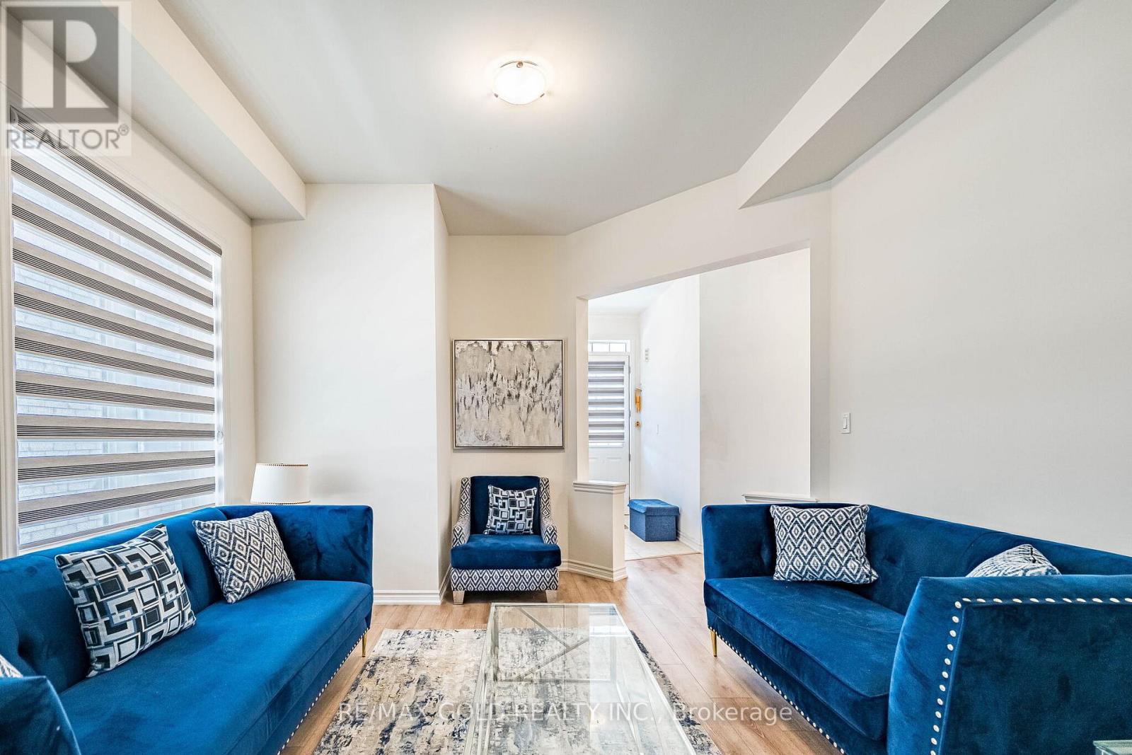 781 GILMOUR CRESCENT - 8