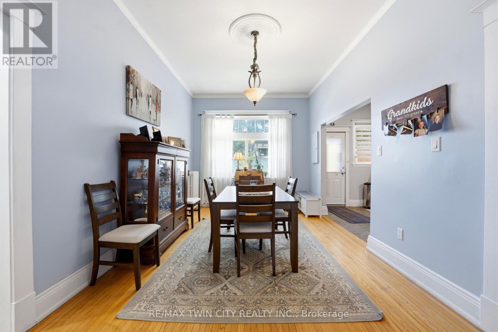 #1 54 DUFFERIN AVENUE - 10