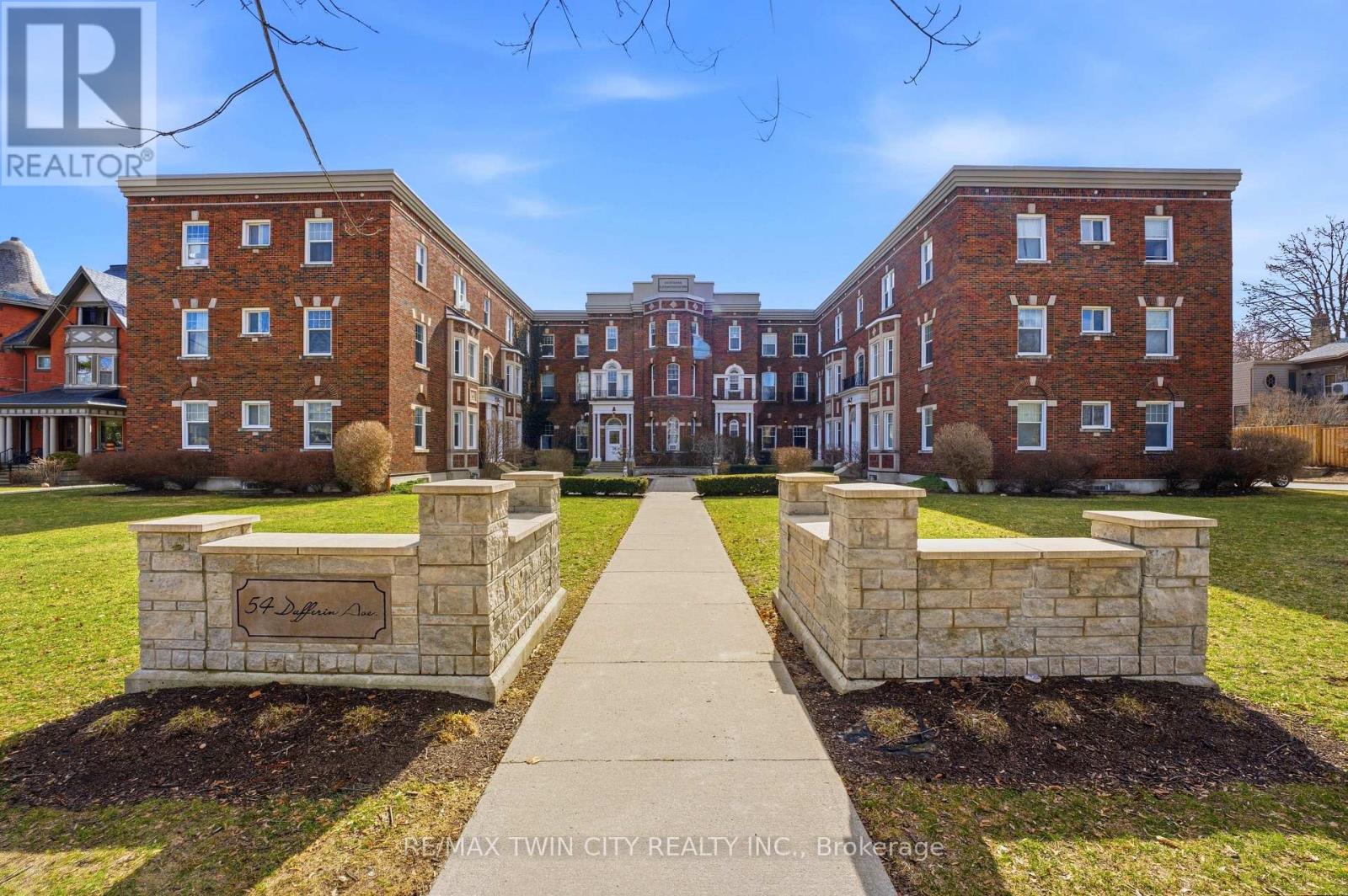 #1 54 DUFFERIN AVENUE - 2