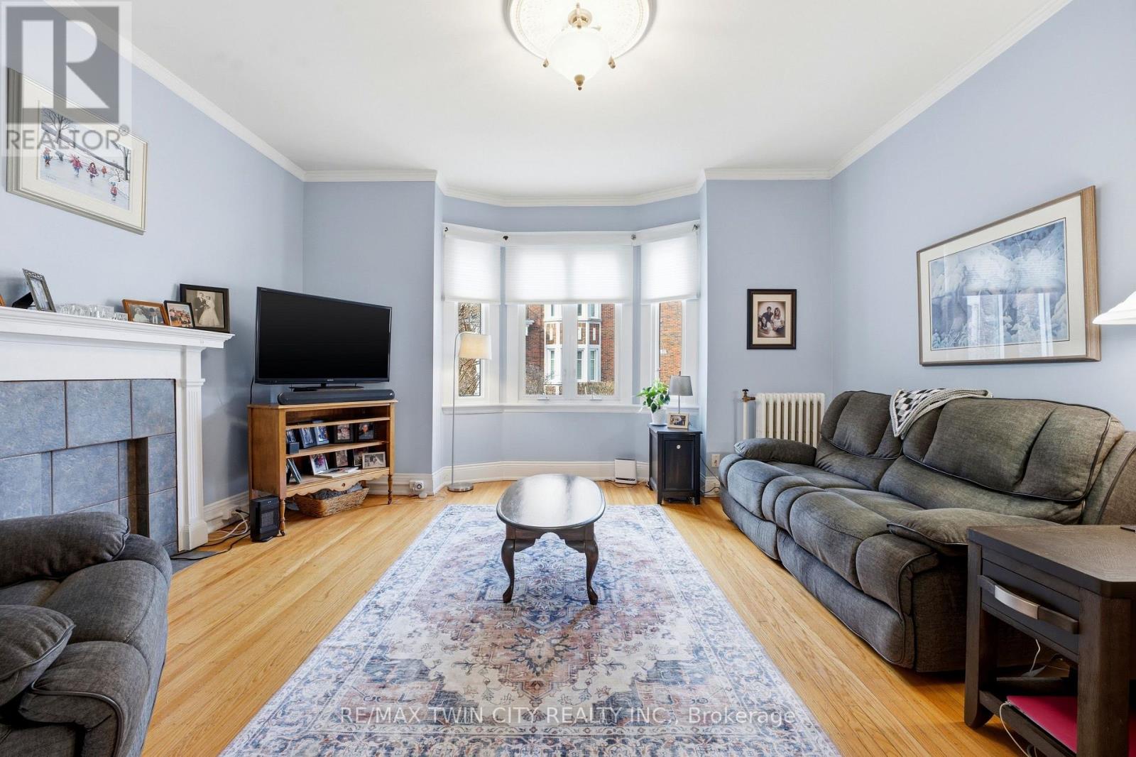 #1 54 DUFFERIN AVENUE - 5