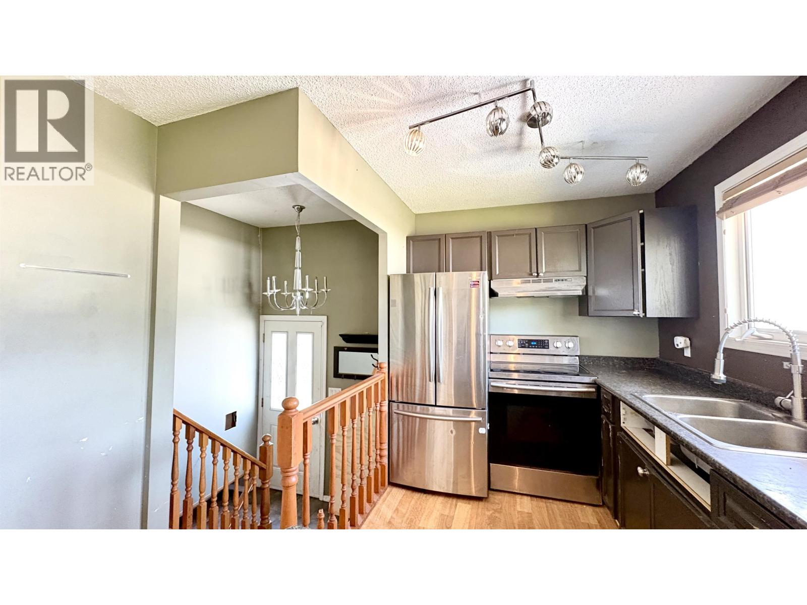 1298 GENEVIEVE CRESCENT - 5