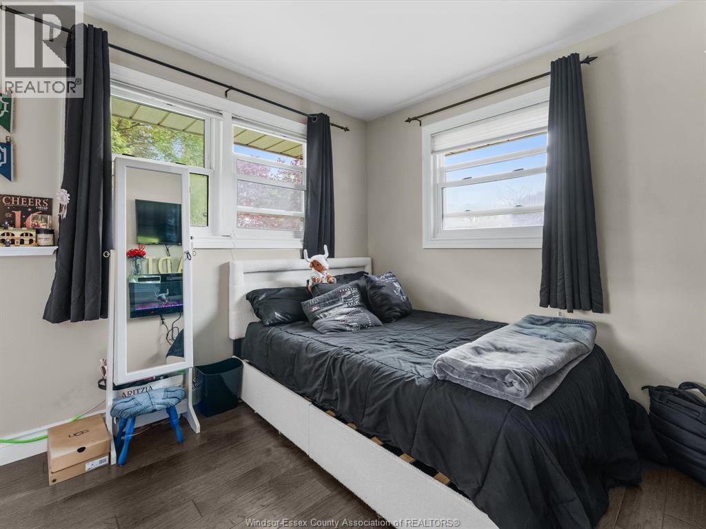 11 WARREN AVENUE - 15