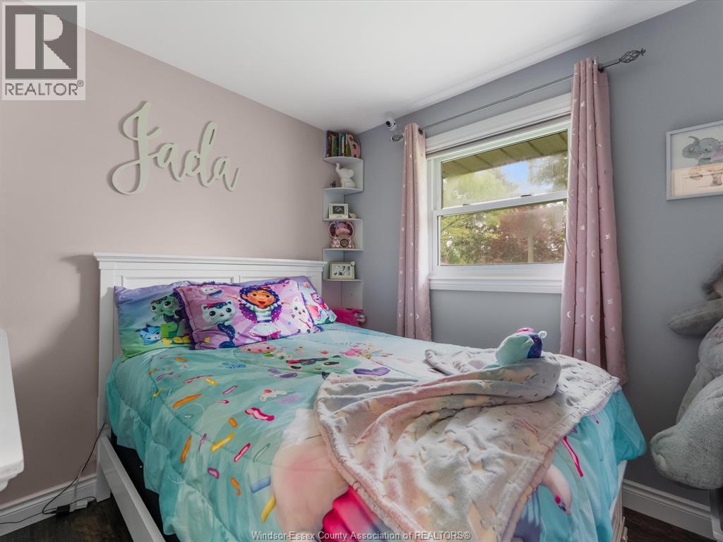 11 WARREN AVENUE - 16