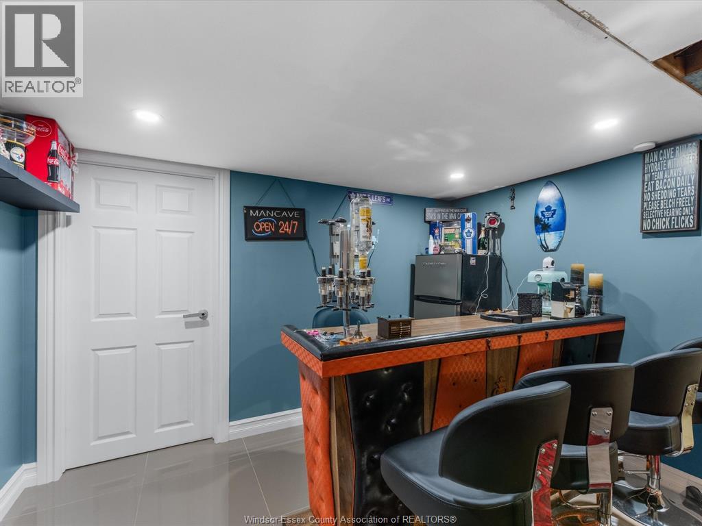 11 WARREN AVENUE - 21