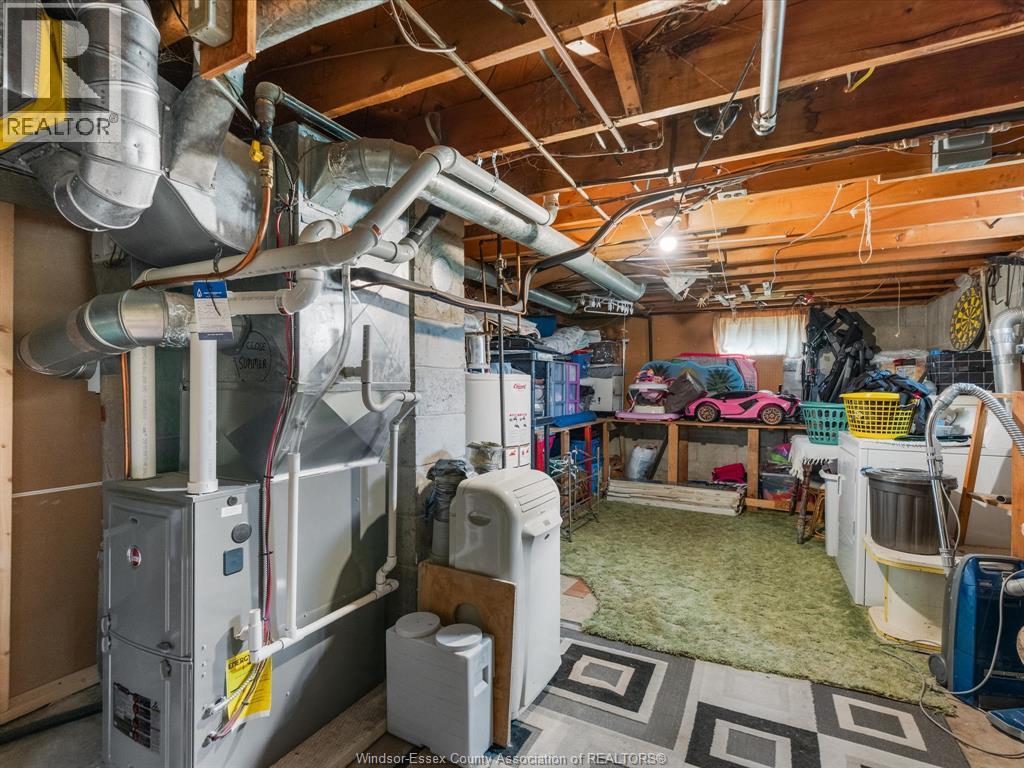 11 WARREN AVENUE - 23