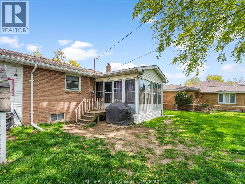 11 WARREN AVENUE - 27