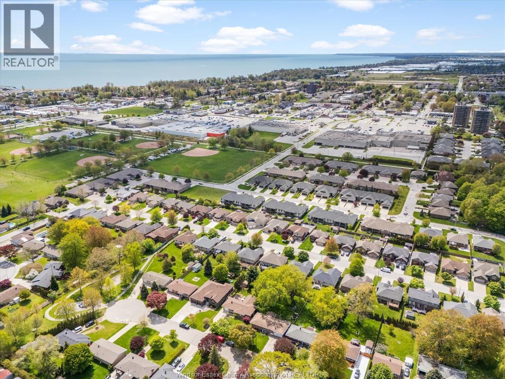 11 WARREN AVENUE - 31