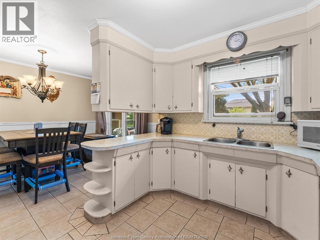 11 WARREN AVENUE - 8