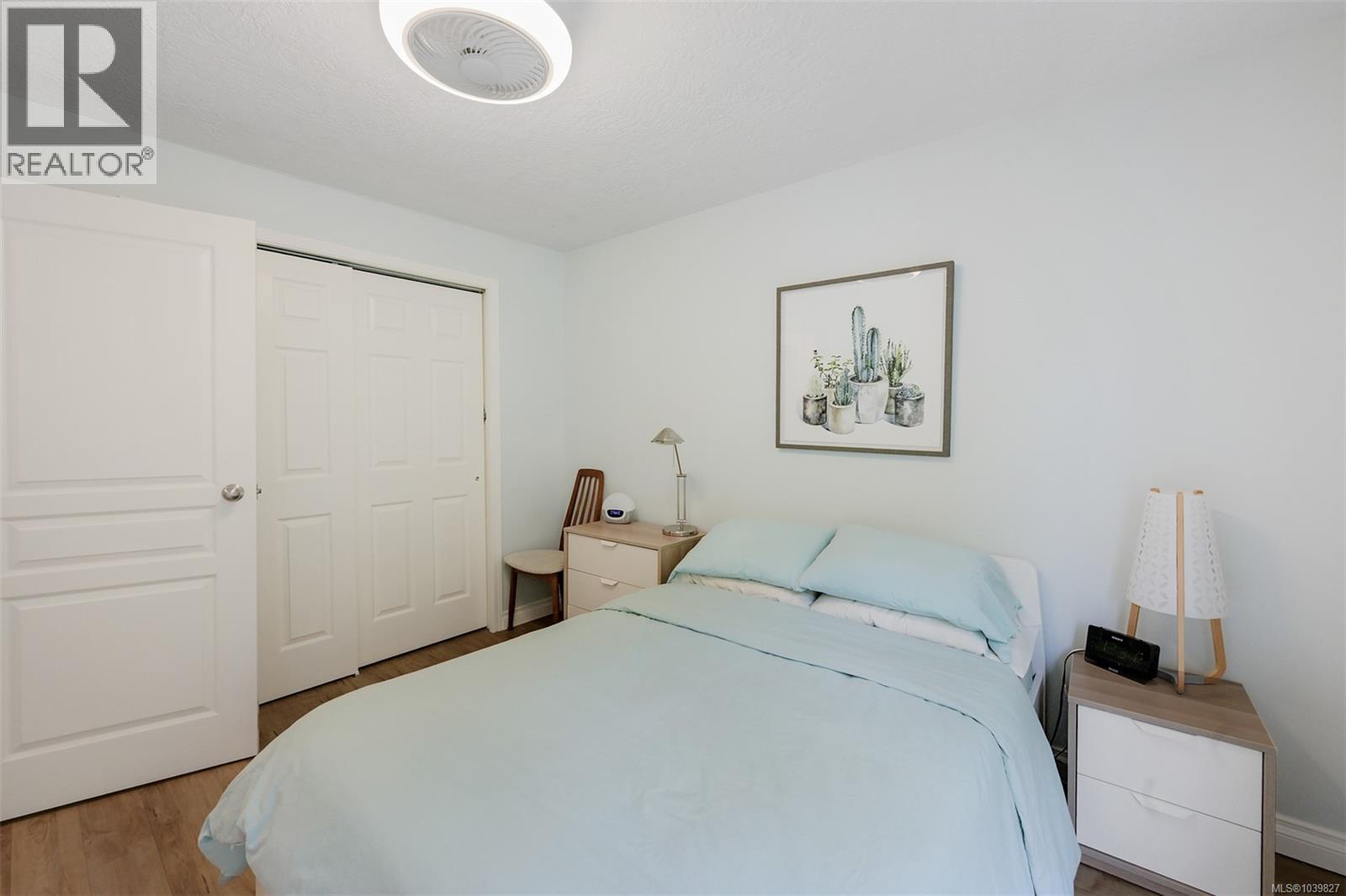 306 490 Marsett Place, Saanich