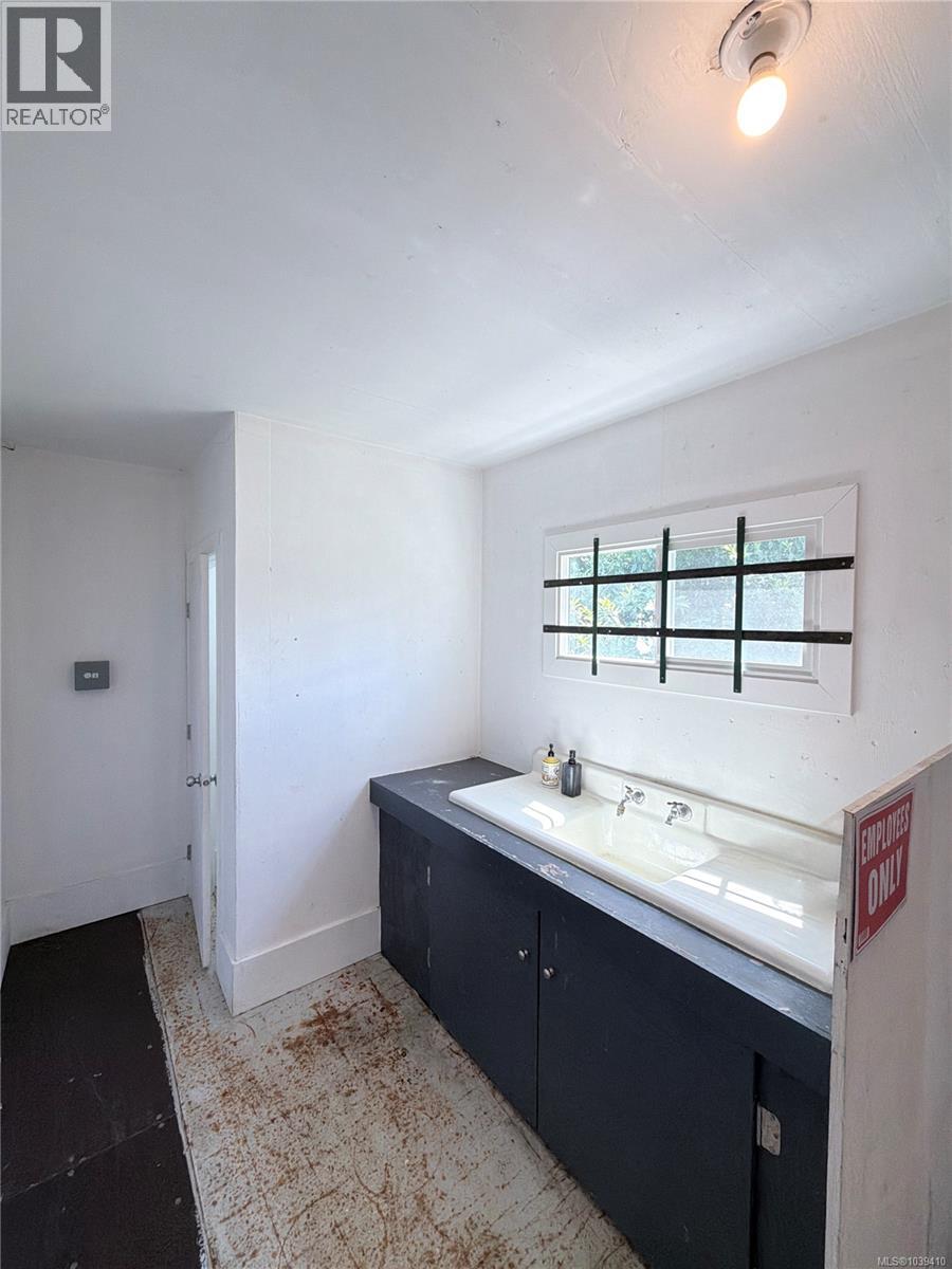 6512 Bell McKinnon Rd, Duncan