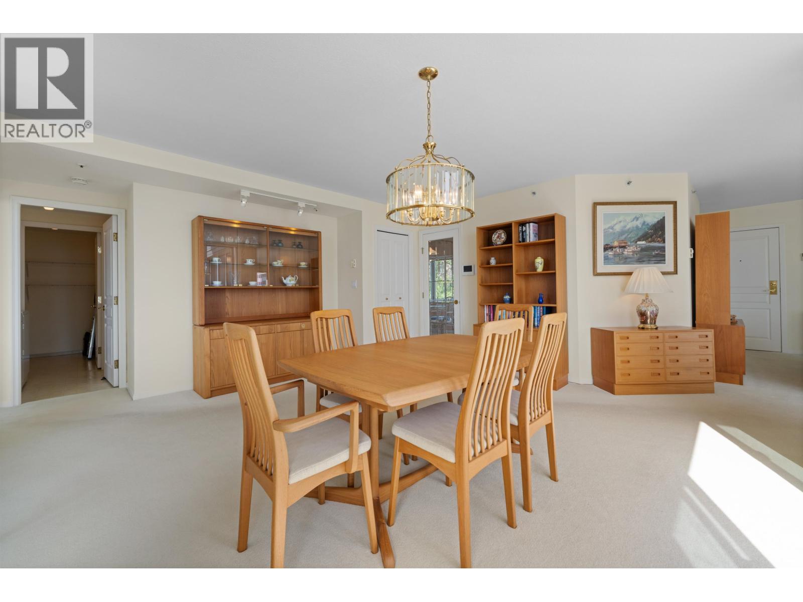 4 2243 BELLEVUE AVENUE, West Vancouver