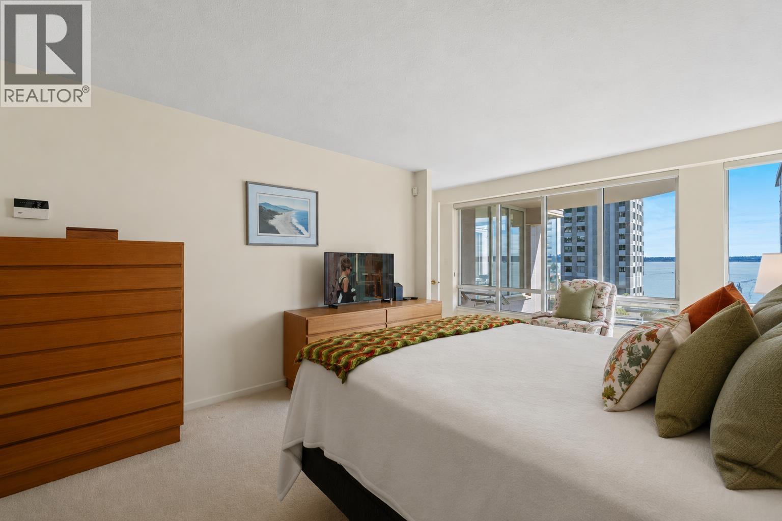 4 2243 BELLEVUE AVENUE, West Vancouver