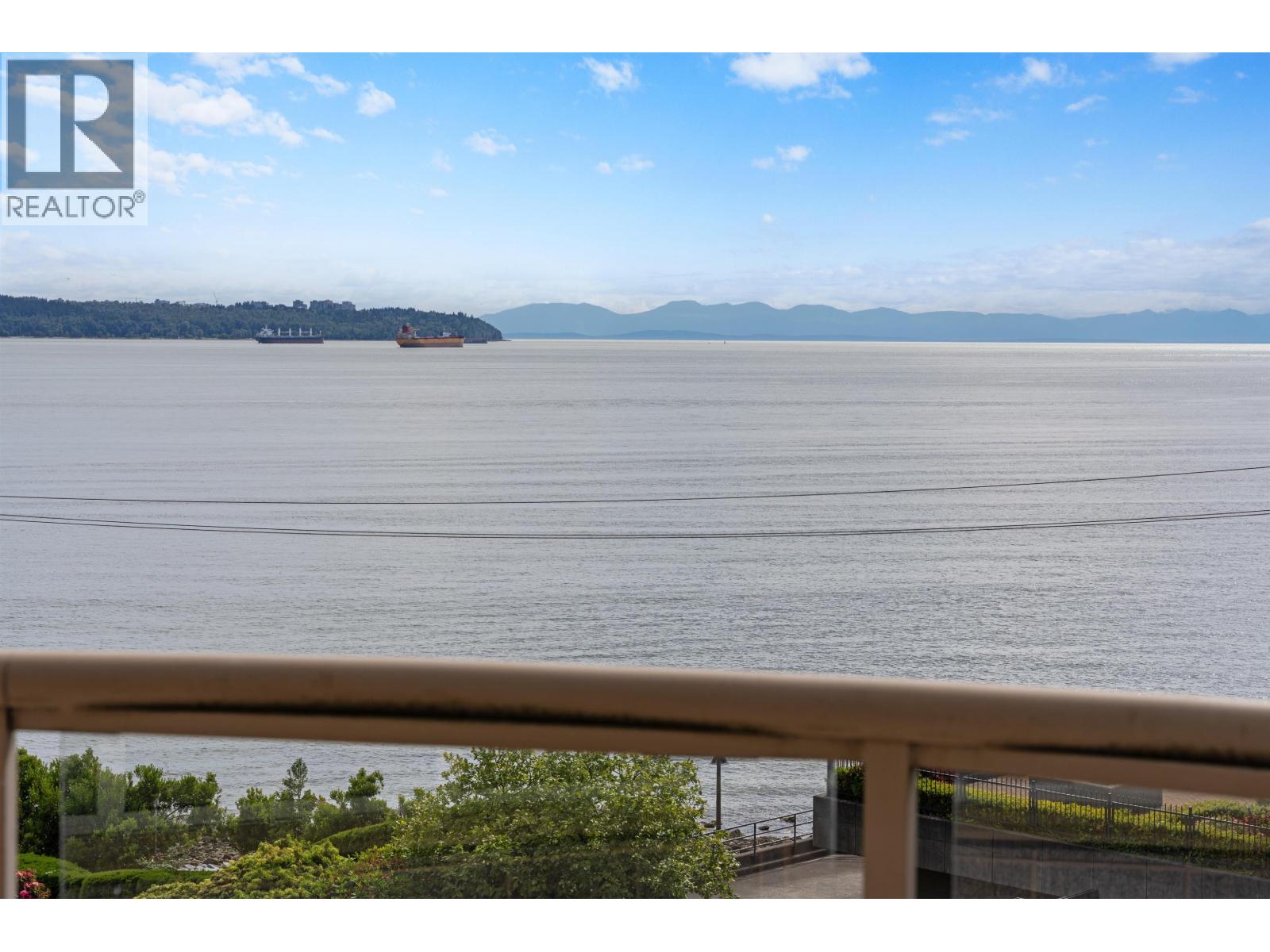 4 2243 BELLEVUE AVENUE, West Vancouver