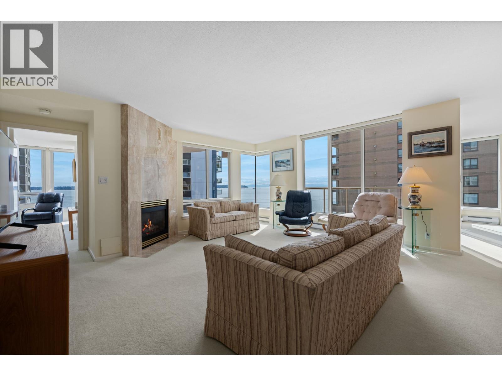 4 2243 BELLEVUE AVENUE, West Vancouver