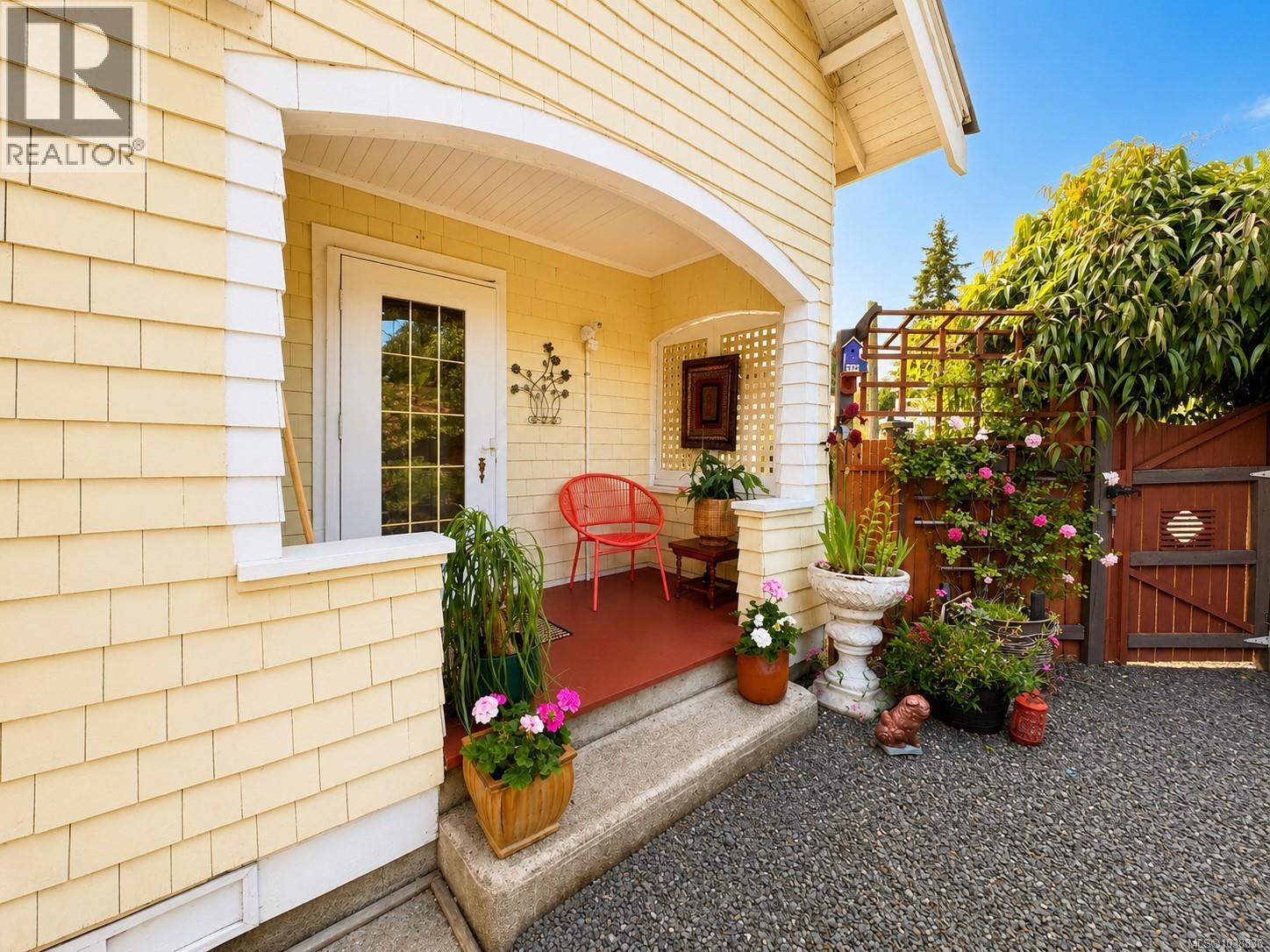 5292 Margaret St - 6