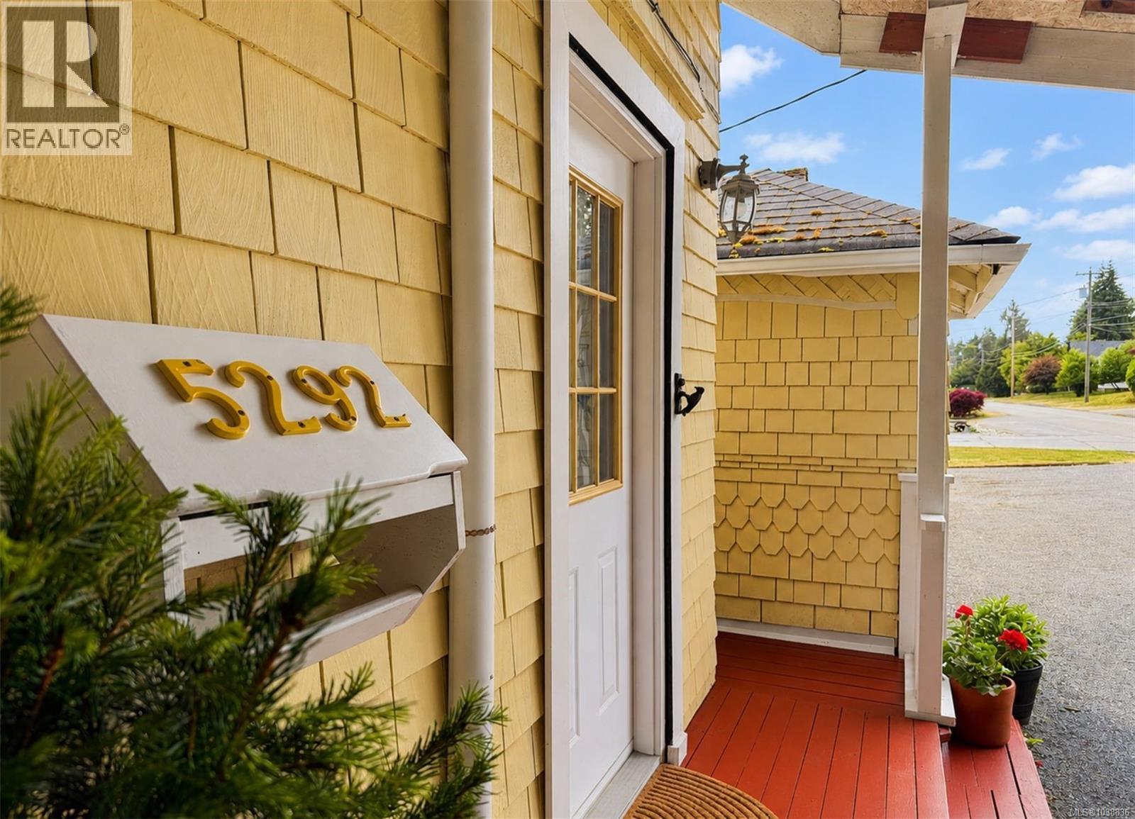 5292 Margaret St - 7