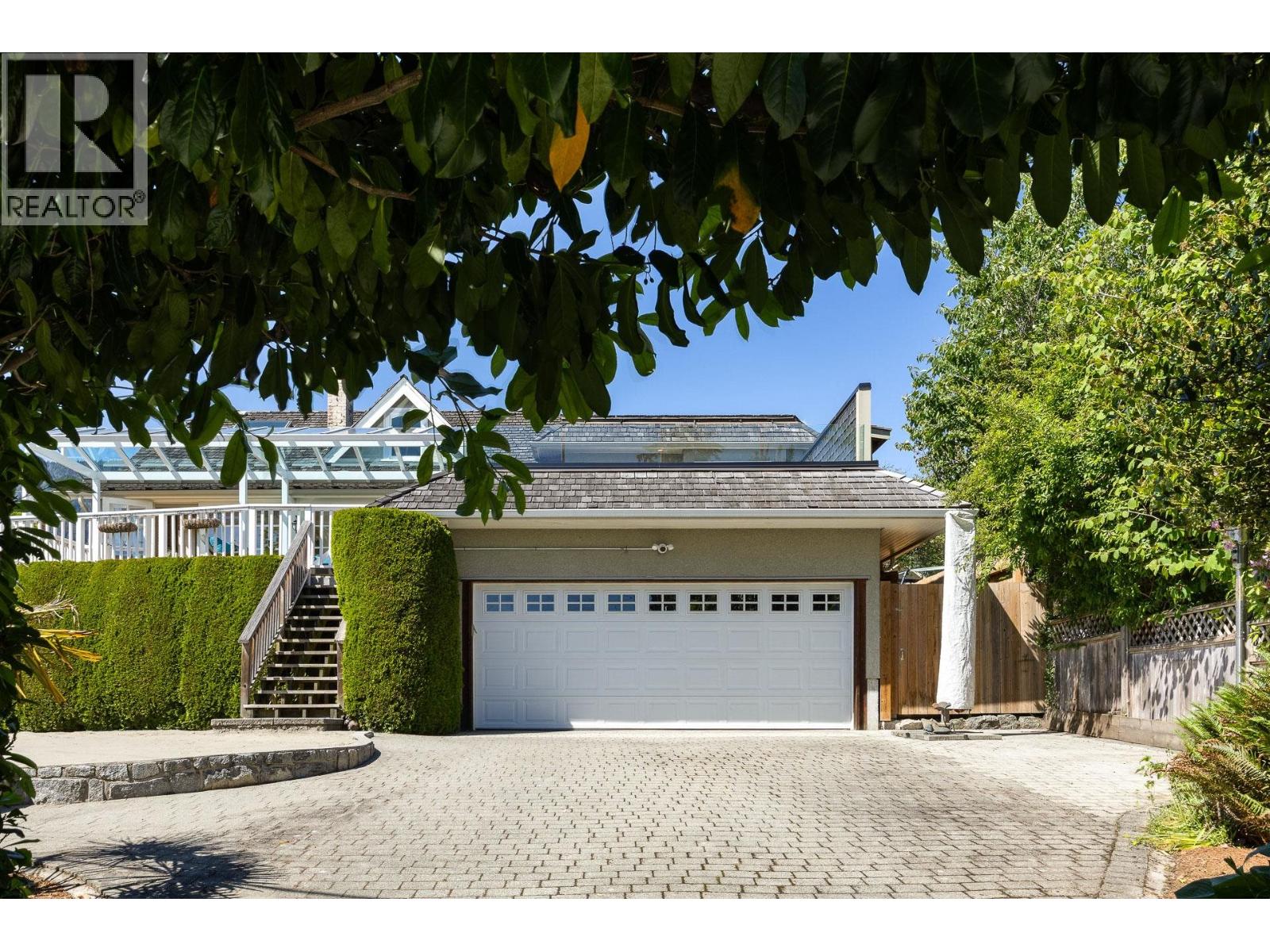 2308 INGLEWOOD AVENUE, West Vancouver