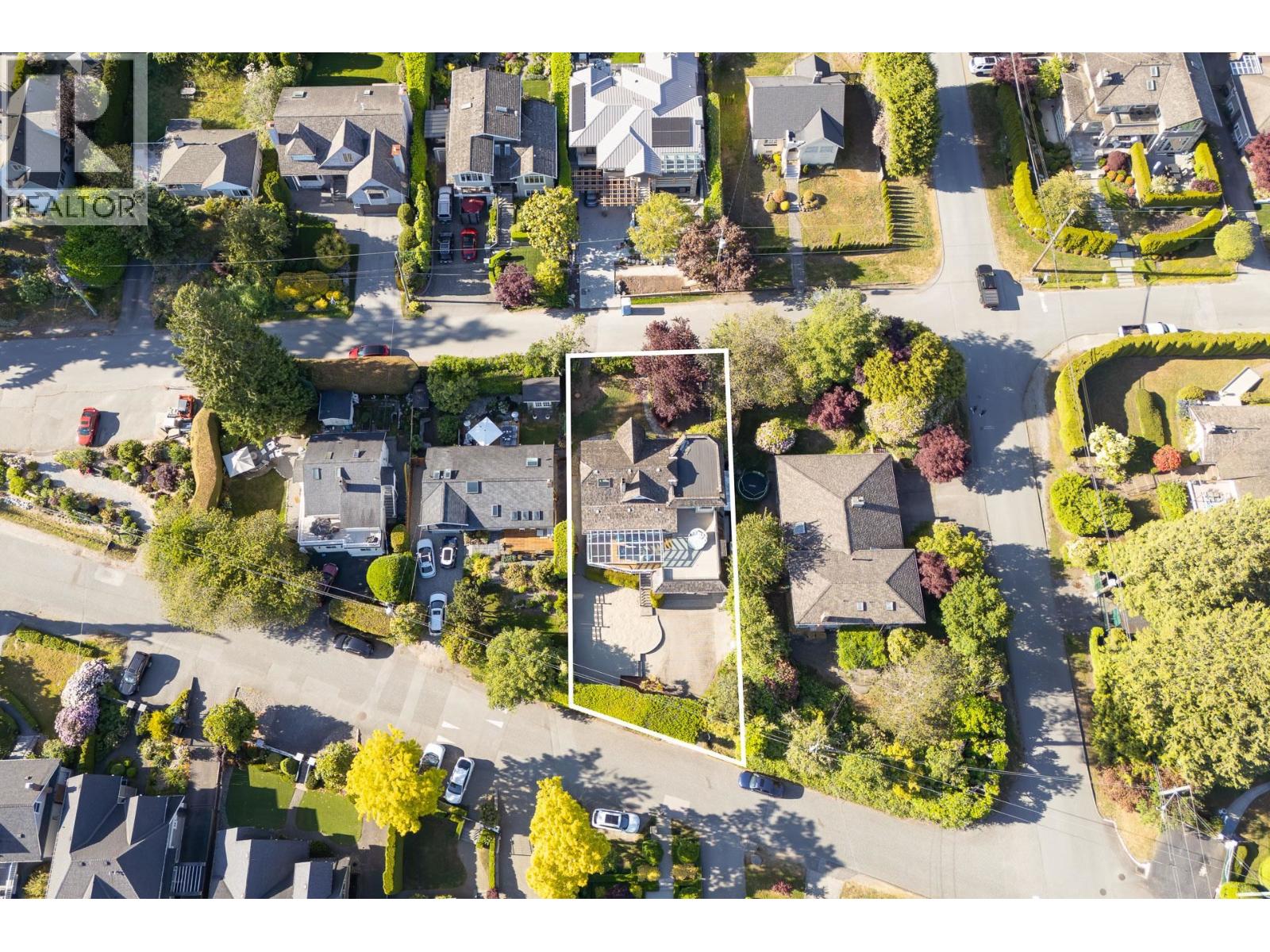 2308 INGLEWOOD AVENUE, West Vancouver