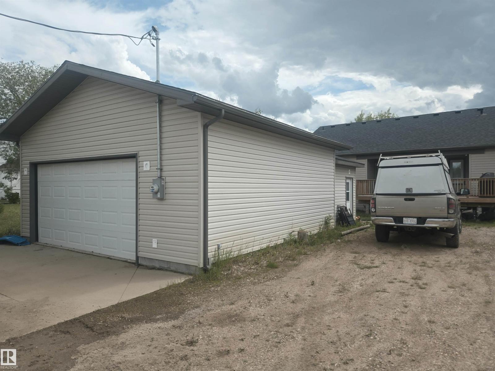 4808 50 AV - photo 3