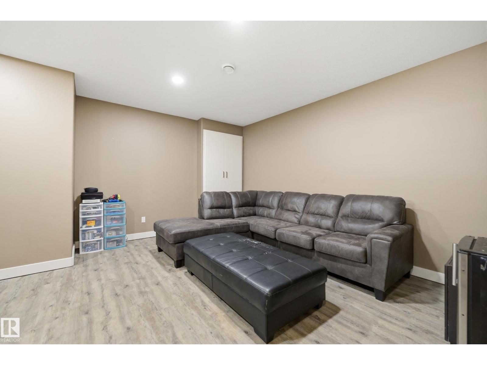 148 Allard WY - 30