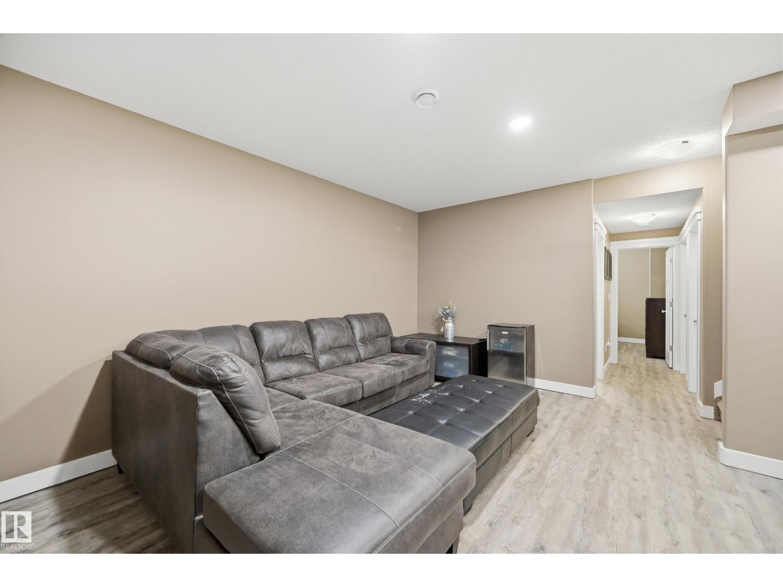 148 Allard WY - 32