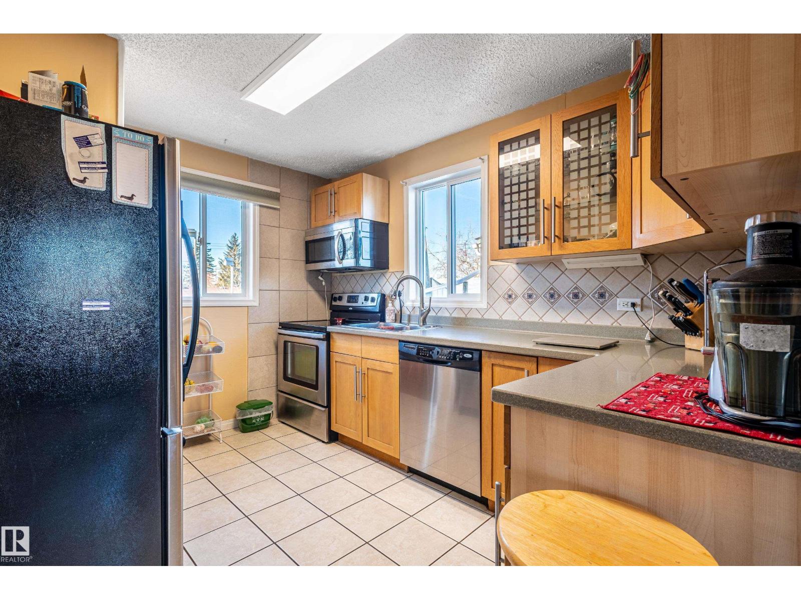 10532 157 ST NW - 12